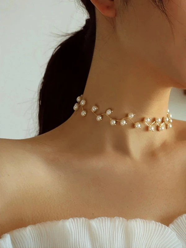 imoli Random Faux Pearl Decor Choker Yellow Gold