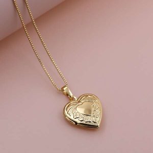 New Nordic Style Retro Lace Hollow Heart Ribbon Photo Locket Pendant Photo Necklace Copper Album Box Necklace Women Jewelry Gold