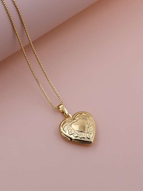 New Nordic Style Retro Lace Hollow Heart Ribbon Photo Locket Pendant Photo Necklace Copper Album Box Necklace Women Jewelry Gold