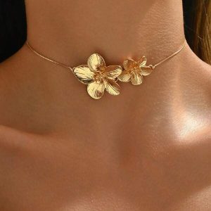 1pc Adjustable Elegant Golden Flower Design Necklace, Lightweight Charming Jewelry Suitable For Daily, Beach, Party Wear And Gift For Friends Gold